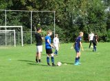 Eerste training SJO D.Z.C. '09/S.K.N.W.K. JO14-1 van het seizoen 2022-2023 (28/116)